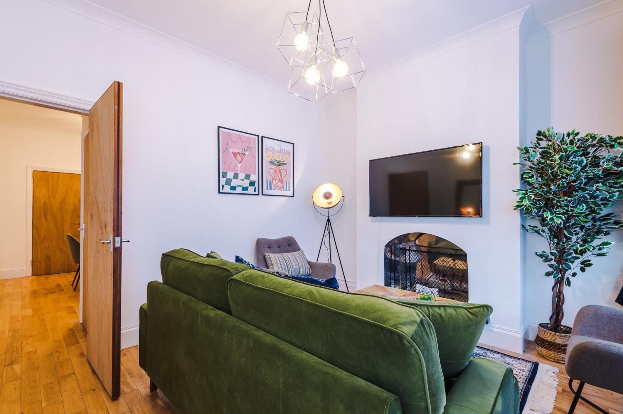 Foxton House Stylish 3Bed Retreat - Walk To Coventry'S Delights Villa Exterior photo