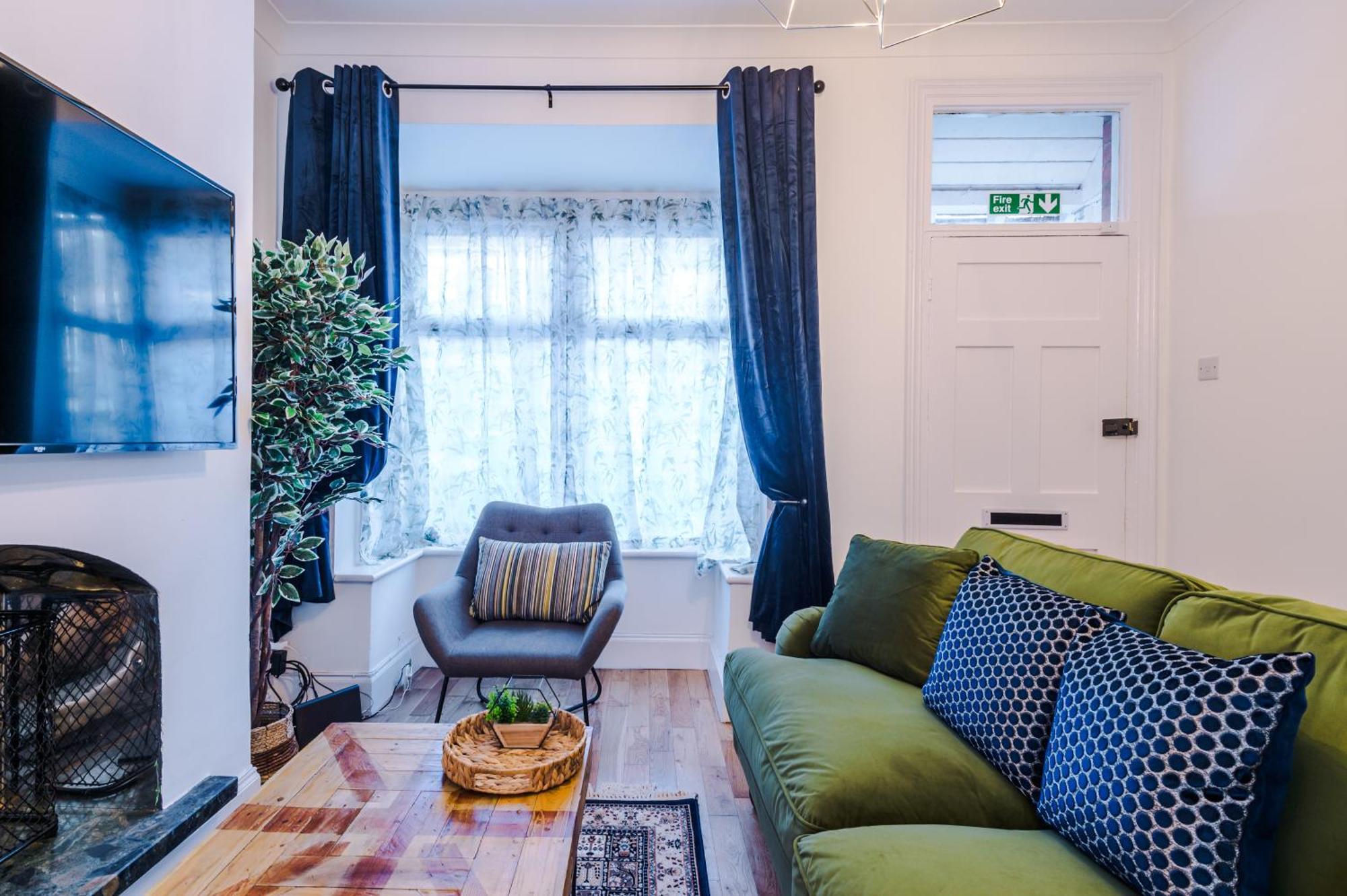 Foxton House Stylish 3Bed Retreat - Walk To Coventry'S Delights Villa Exterior photo
